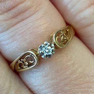 10K Gold Ring - With Real Diamond - Size 6.75 - 7 - Beautiful!
